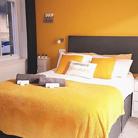 Double Ensuite Bedroom Near Edinburgh كيركالدي المظهر الخارجي الصورة