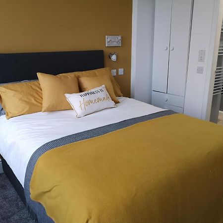 Double Ensuite Bedroom Near Edinburgh كيركالدي المظهر الخارجي الصورة
