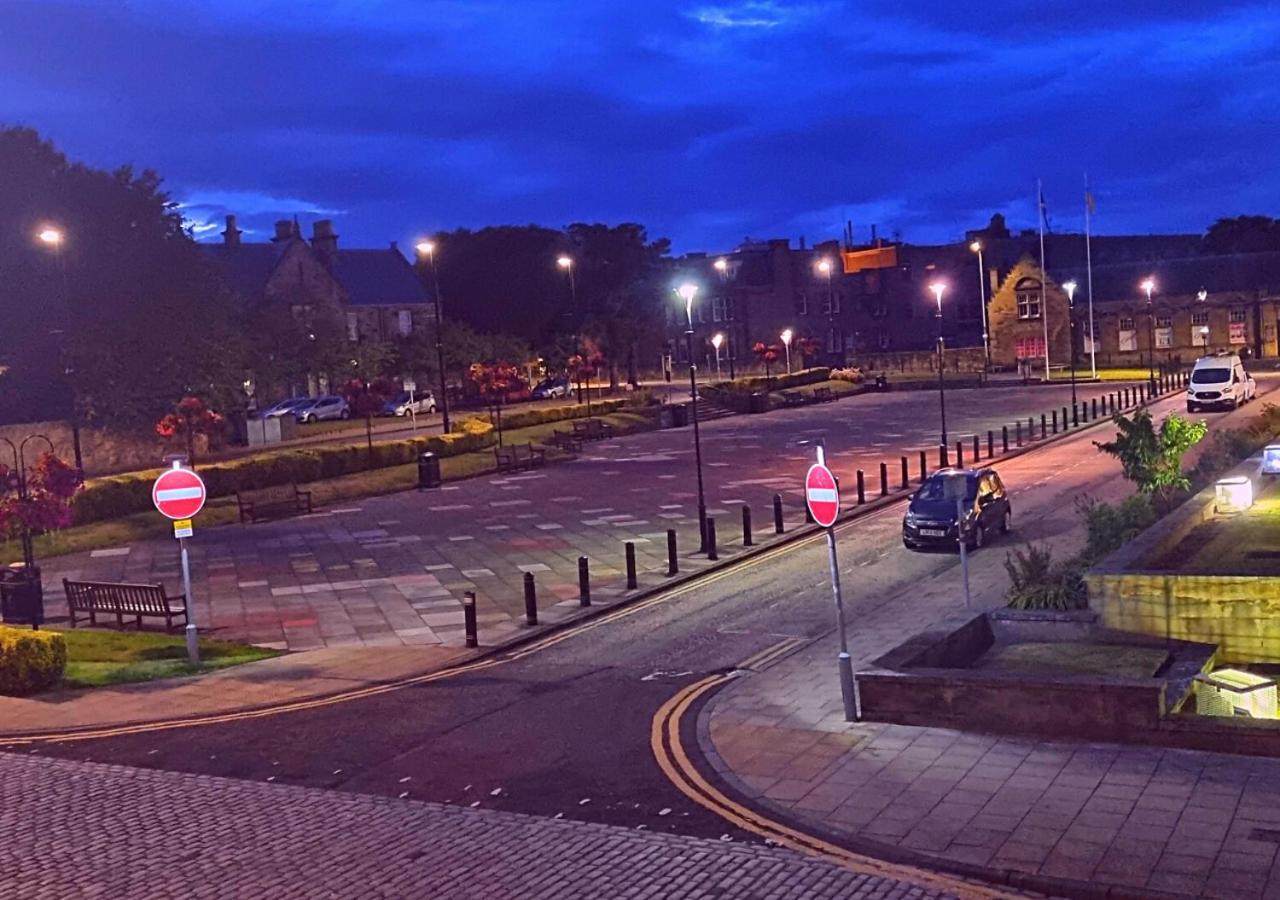 Double Ensuite Bedroom Near Edinburgh كيركالدي المظهر الخارجي الصورة