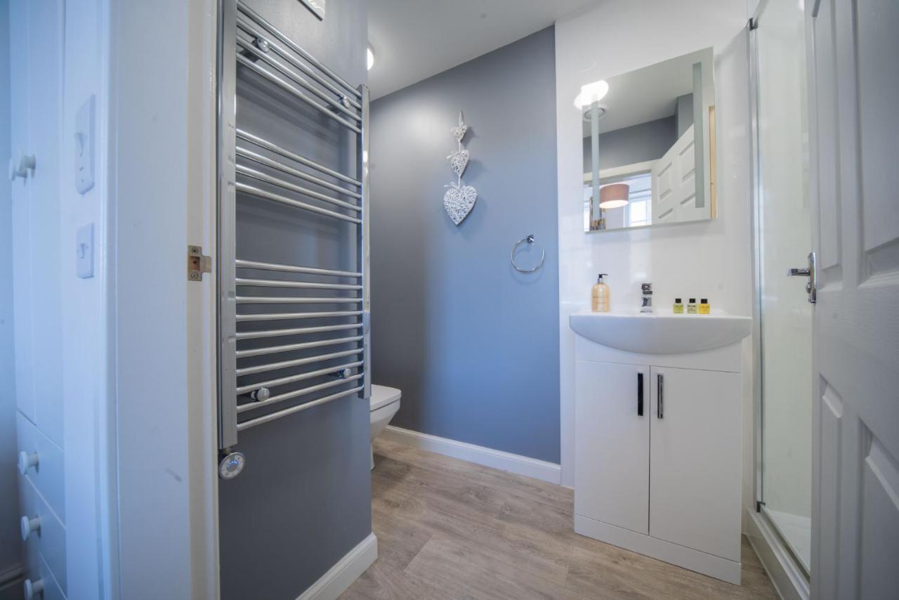 Double Ensuite Bedroom Near Edinburgh كيركالدي المظهر الخارجي الصورة